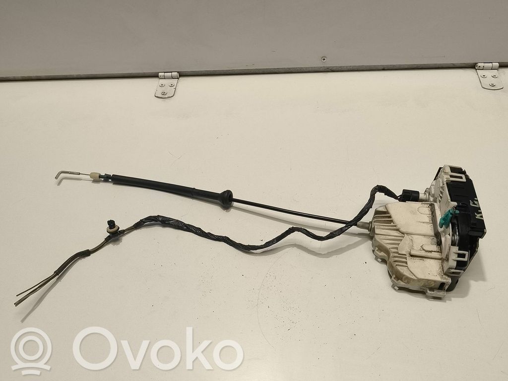 Chrysler Sebring (JS) Takaoven lukko 