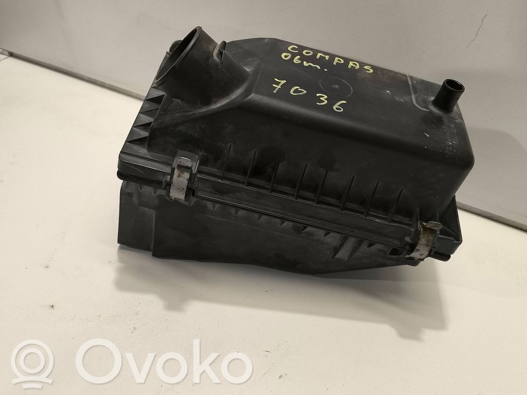 Air filter box   04891700AC