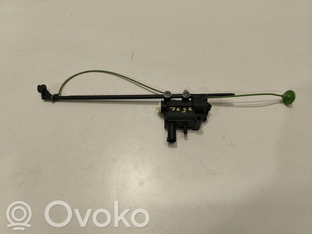 BMW X5M E70 Verrouillage du bouchon du réservoir de carburant 