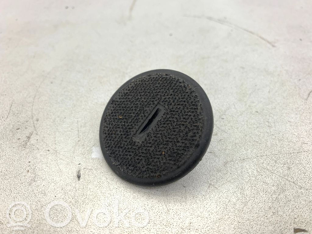 BMW 7 E65 E66 Floor mat clip fixing clamp 