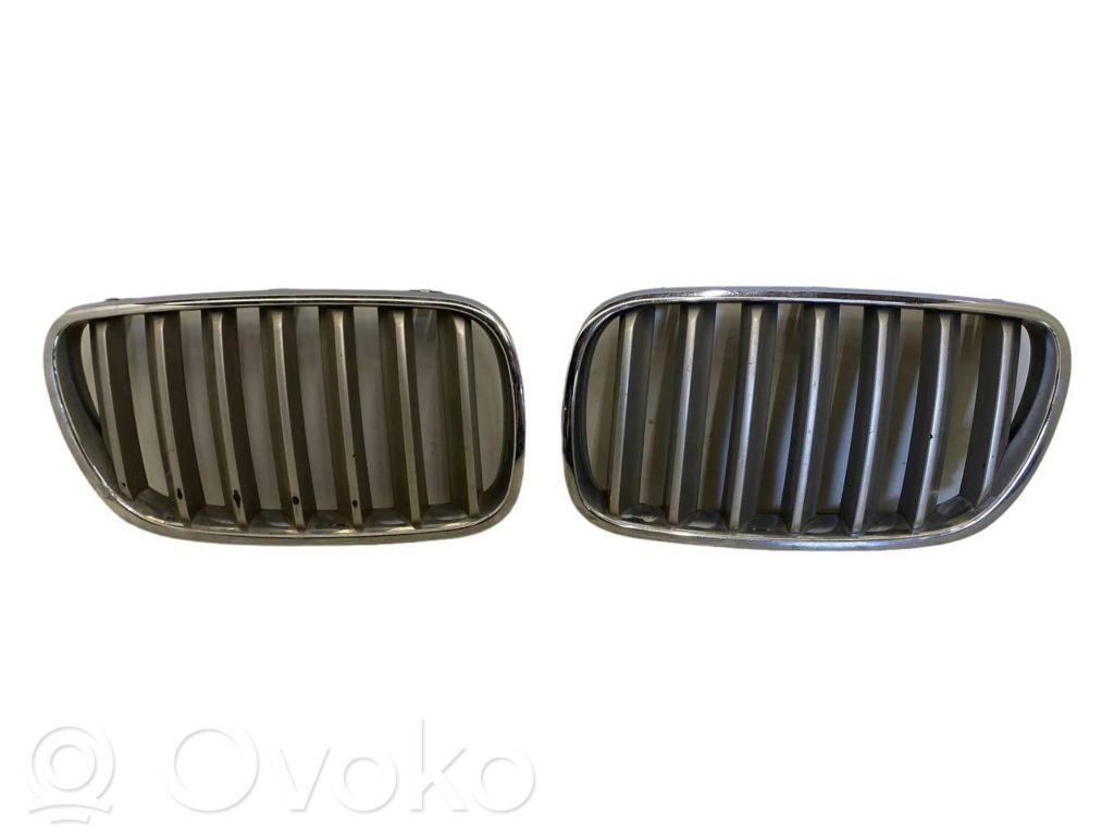 Front bumper upper radiator grill   3420087,51113420087,3420088,51113420088
