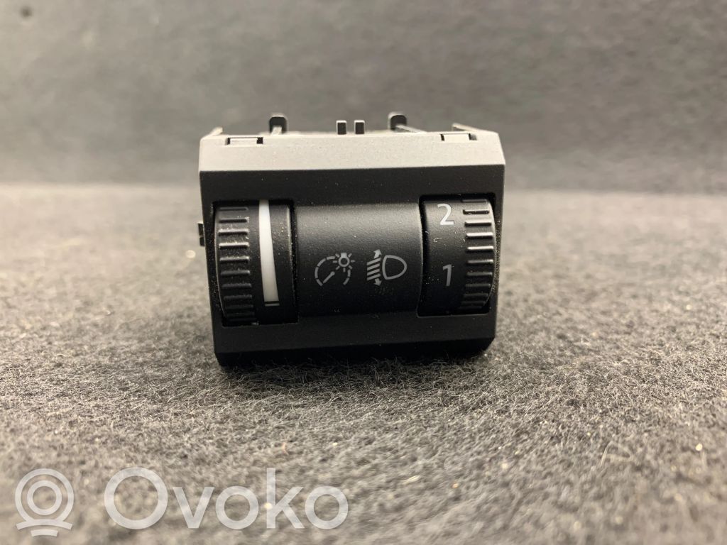 Headlight level height control switch   5L0941333