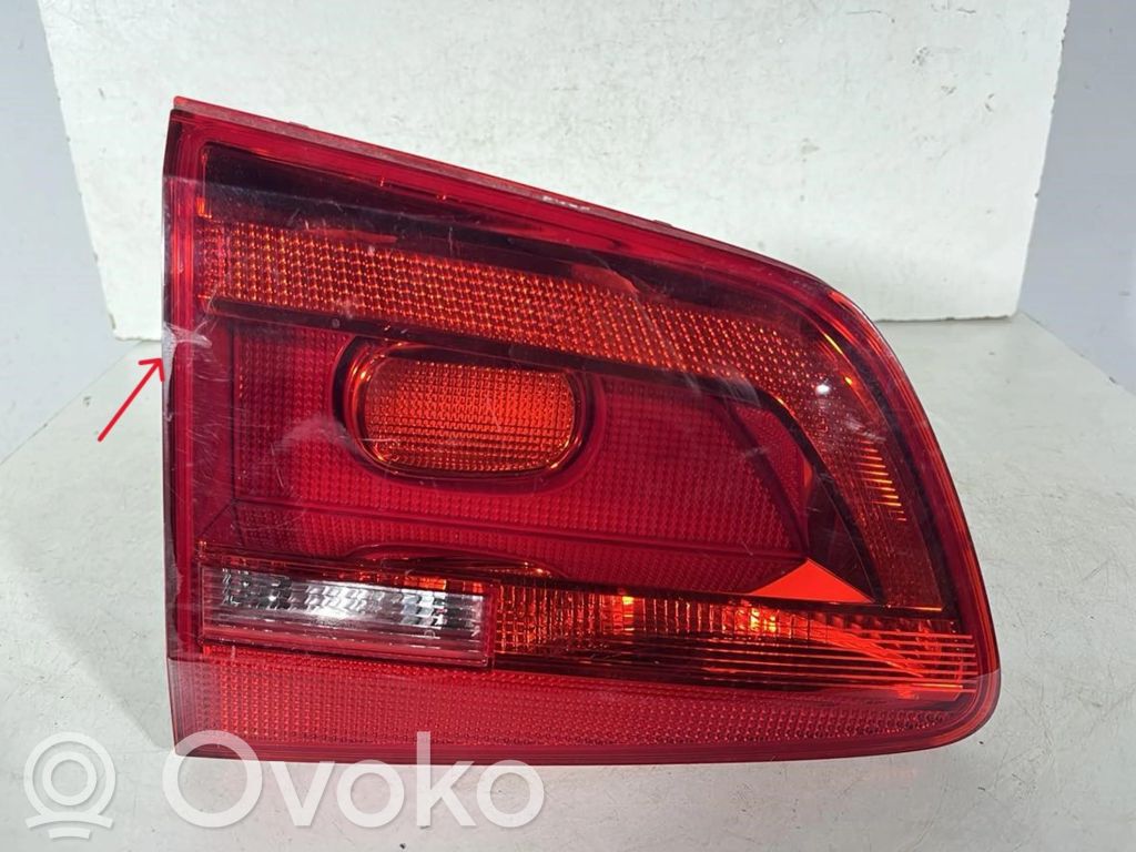Lampy tylnej klapy bagażnika   1T0945093,1T0945093