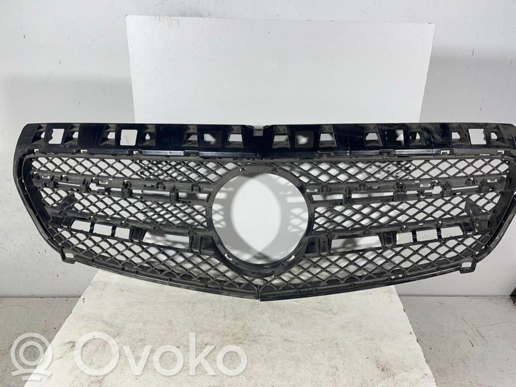 Maskownica / Grill / Atrapa górna chłodnicy   A1768880260,A1768880260