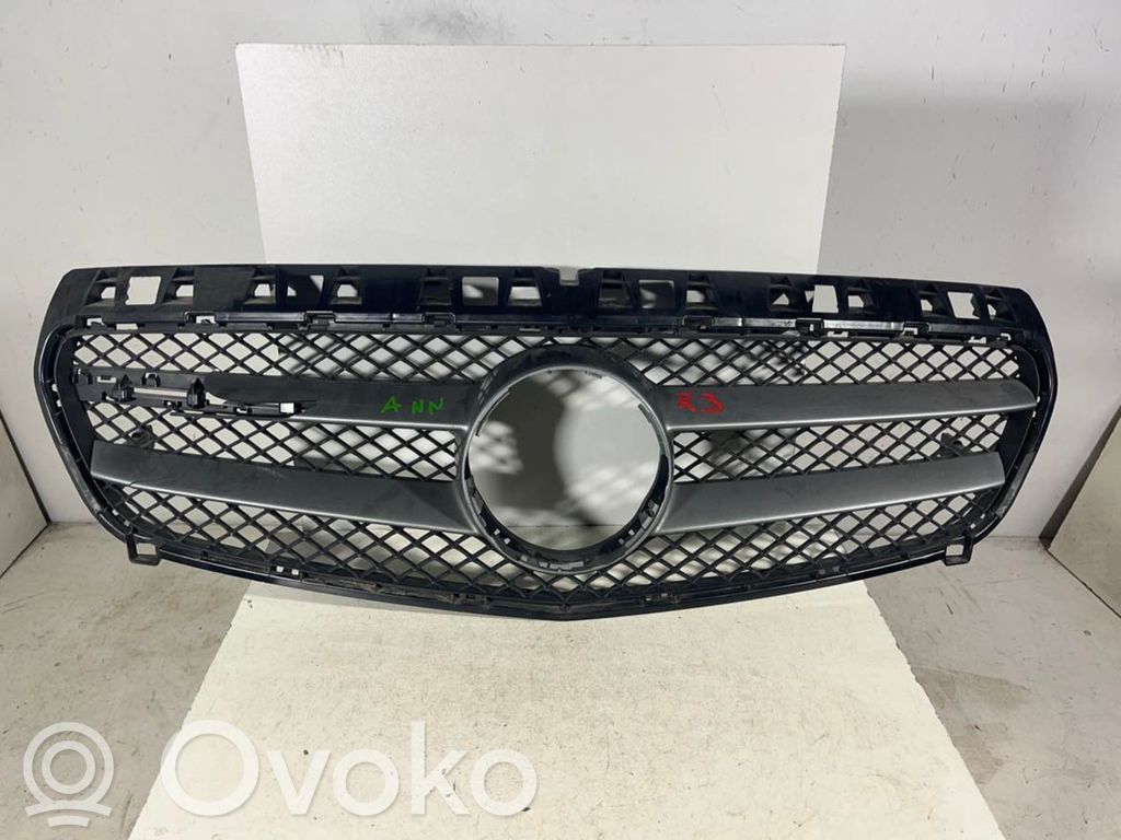 Mercedes-Benz A W176 Maskownica / Grill / Atrapa górna chłodnicy 