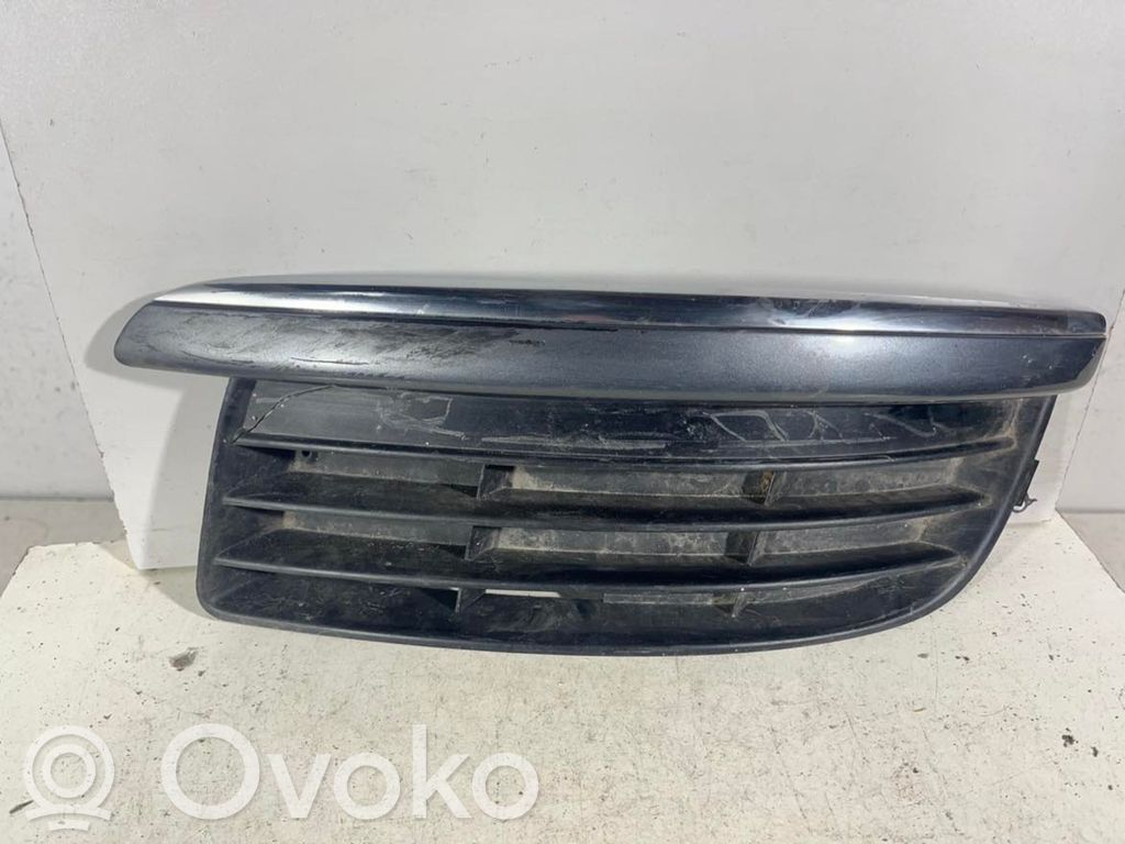 Volkswagen Golf V Front bumper lower grill 