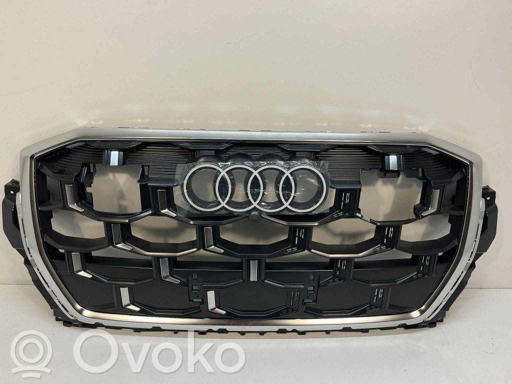 Audi Q7 4M Etupuskurin ylempi jäähdytinsäleikkö 