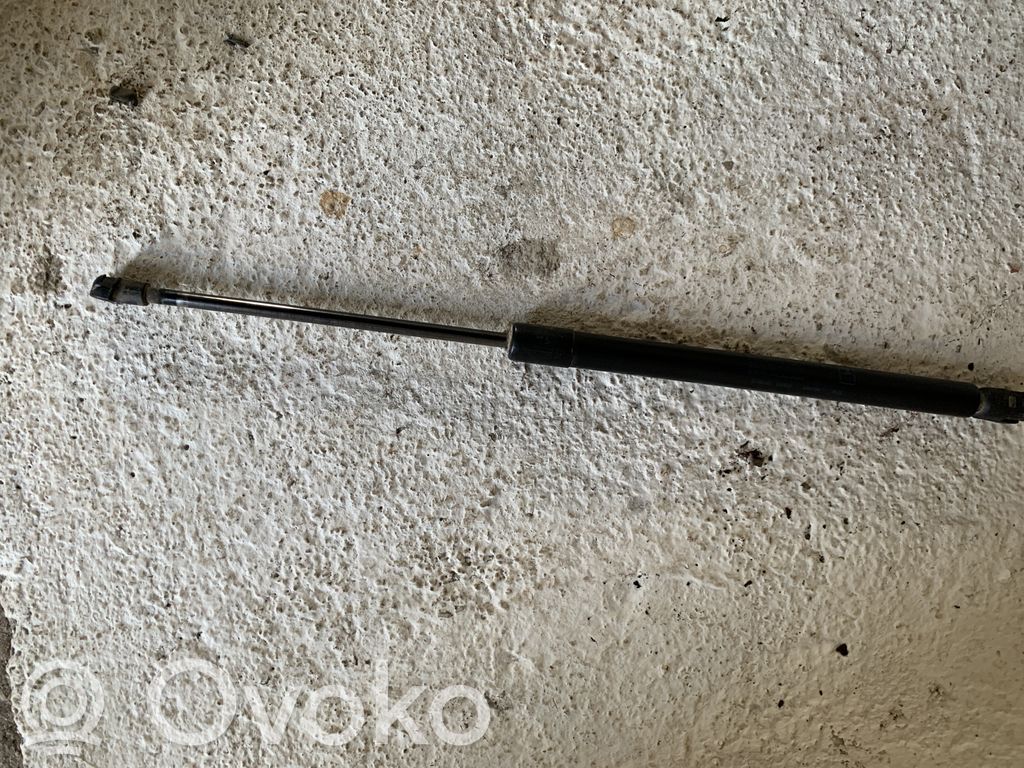 Nissan Primera Tailgate strut 