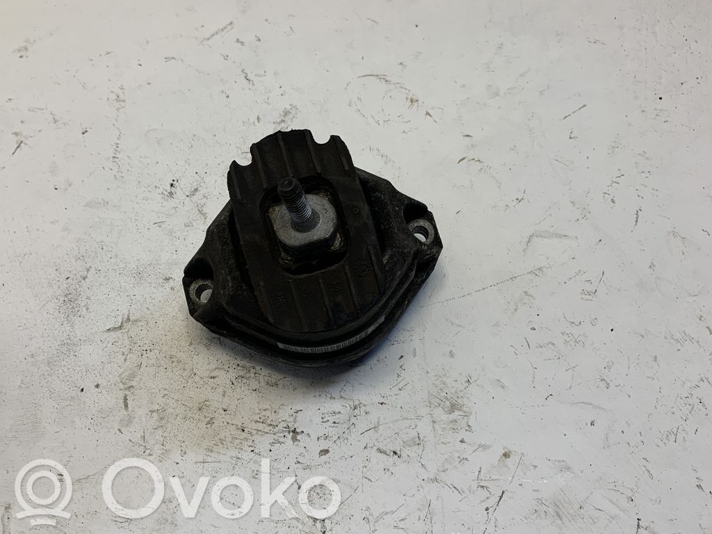 BMW 5 E60 E61 Variklio pagalvė 