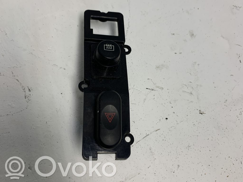 Mitsubishi Pajero Sport I Hazard light switch 