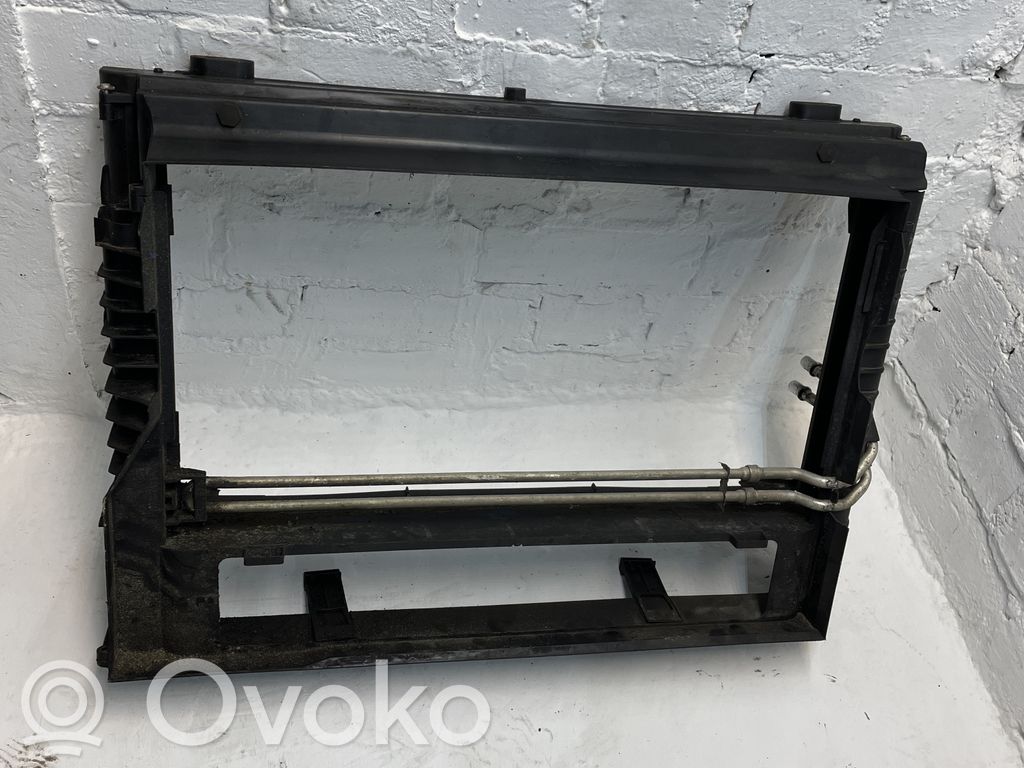 BMW 5 E60 E61 Radiatoru panelis 