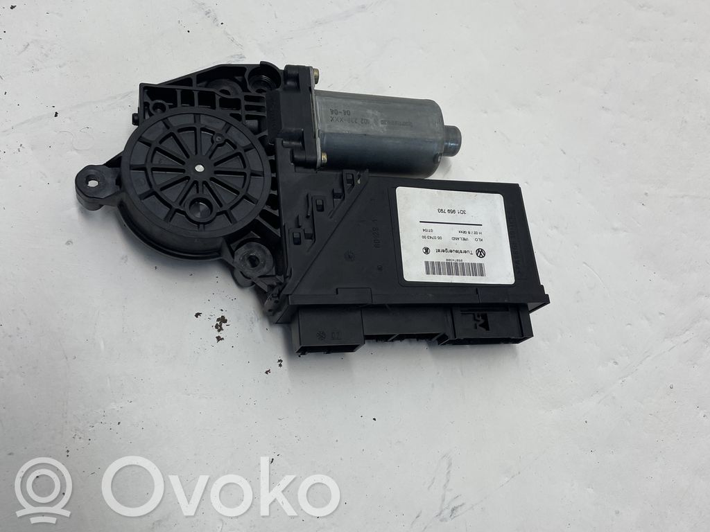 Volkswagen Touareg I Silnik regulatora szyby drzwi przednich 