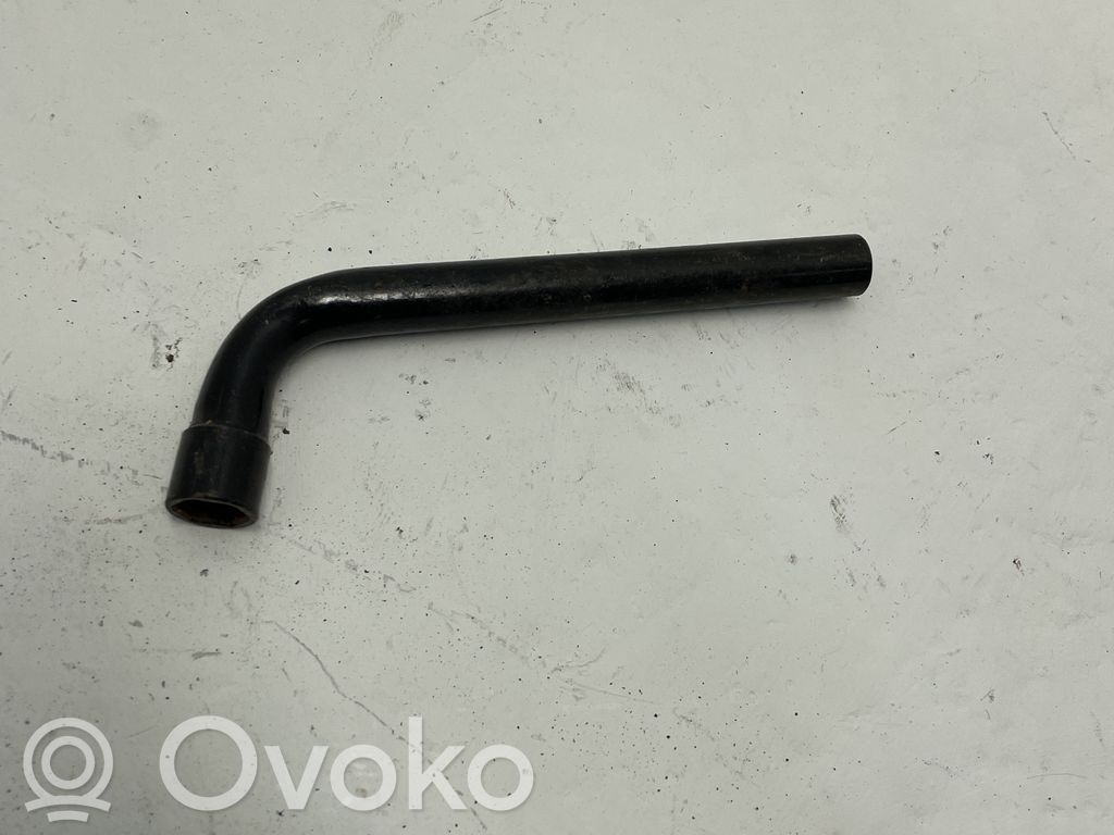 Renault Clio III Wheel nut wrench 