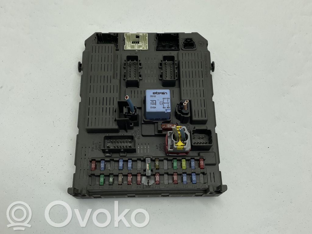 Citroen C8 Fuse module 