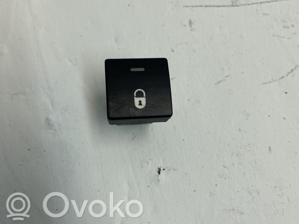 Citroen Berlingo Central locking switch button 