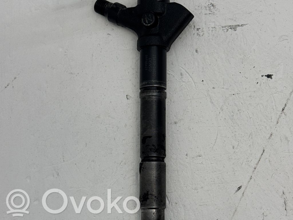 Toyota Corolla Verso AR10 Wtryskiwacz paliwa 