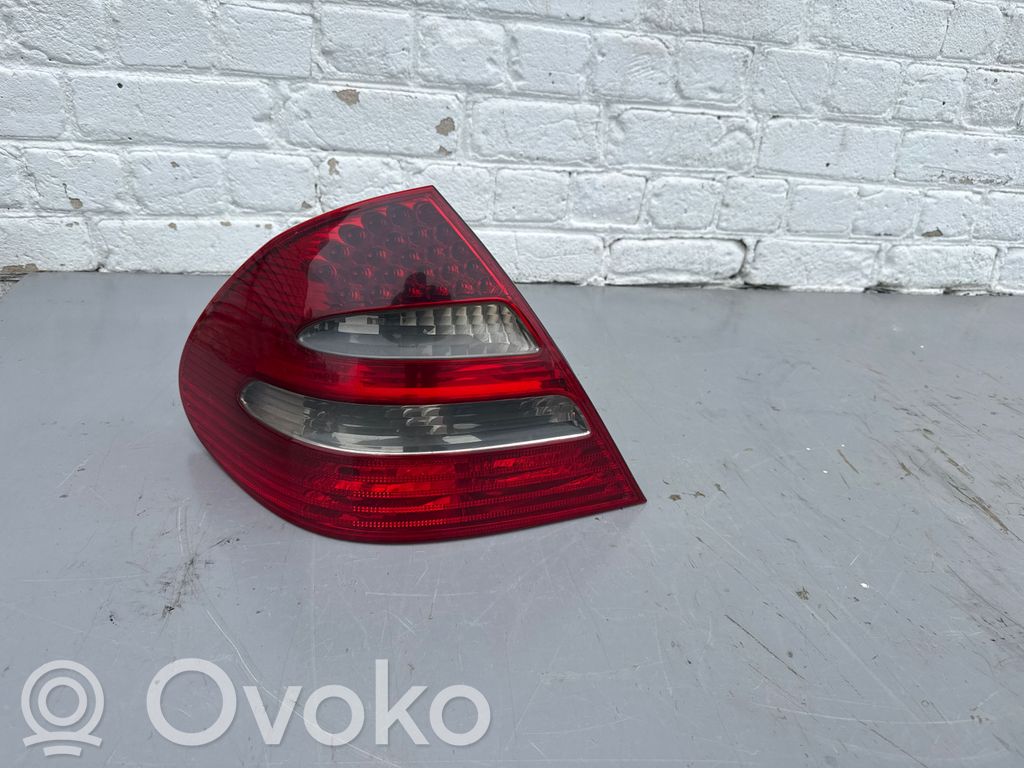 Mercedes-Benz E W211 Lampa tylna 