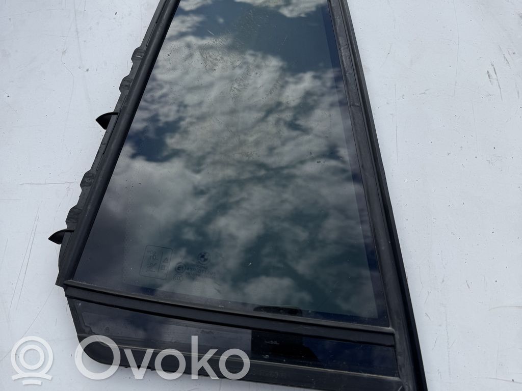 BMW X3 G01 Ventanilla de ventilación de la puerta trasera 