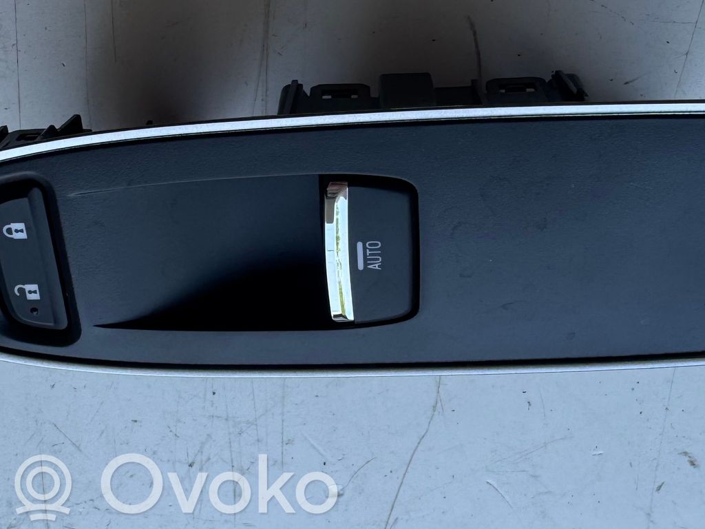 Subaru Outback (BT) Electric window control switch 