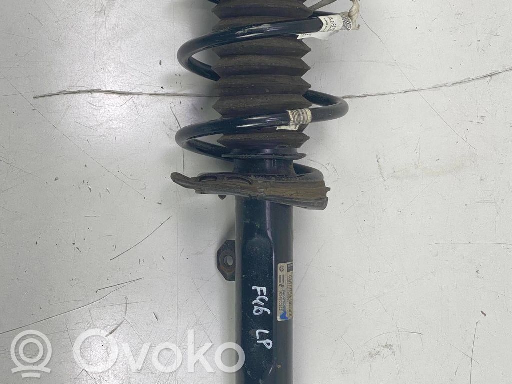 BMW 2 F46 Priekšpusē amortizators 