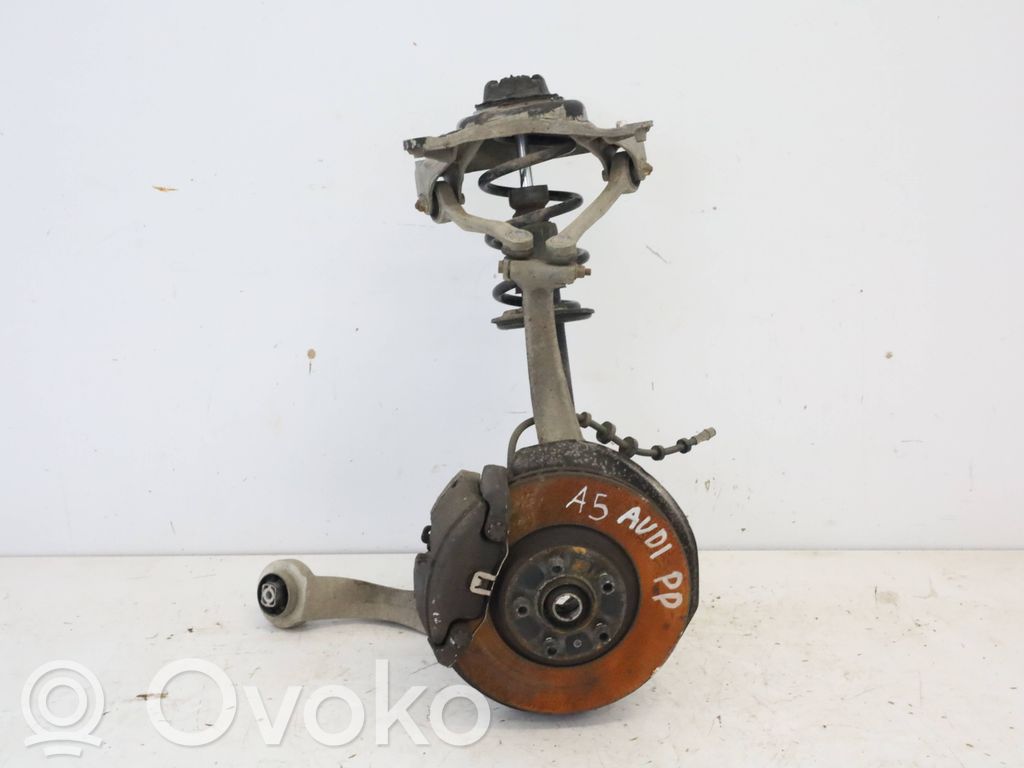 Audi A5 8T 8F Zwrotnica koła przedniego 