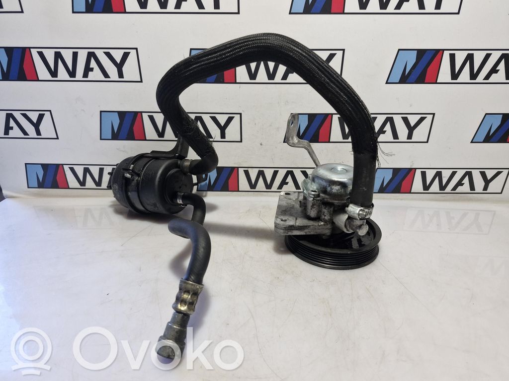 BMW 5 E39 Power steering pump 