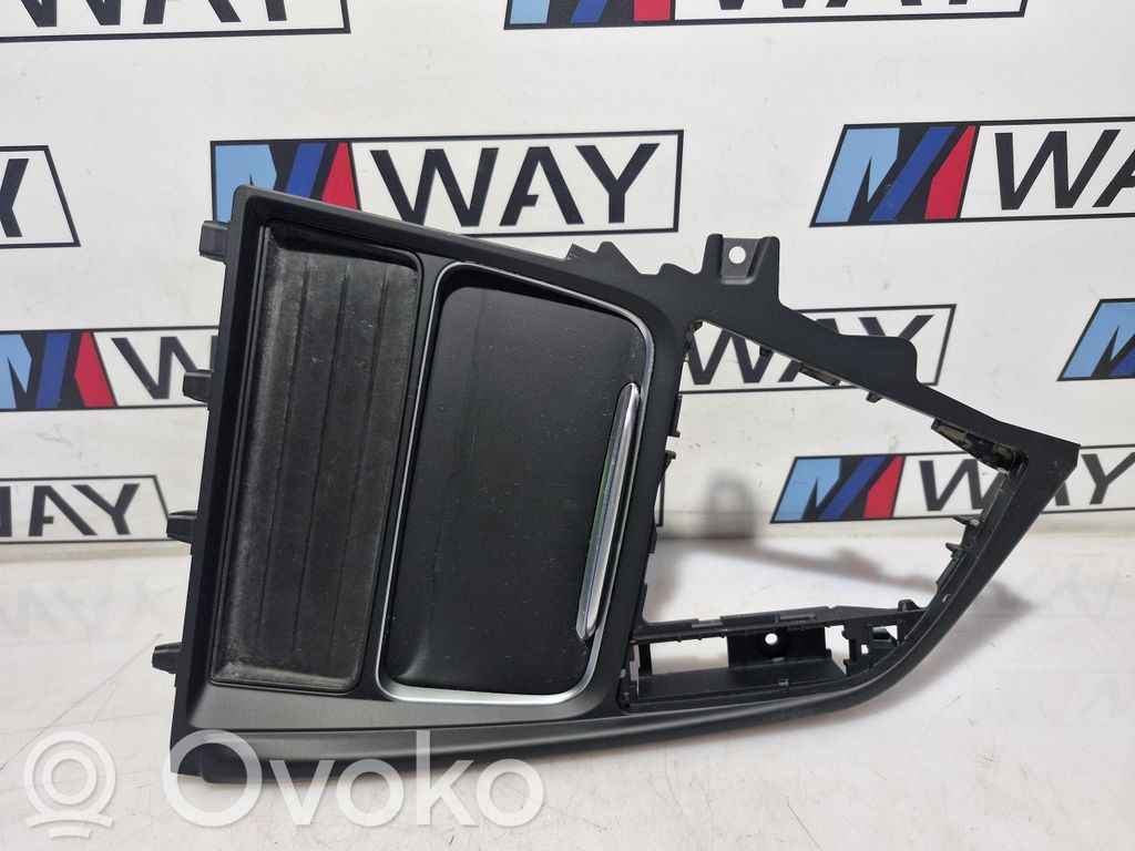 BMW 3 F30 F35 F31 Przedni uchwyt na kubek tunelu środkowego 
