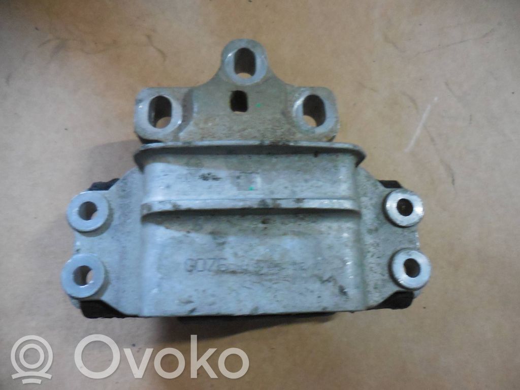 Engine mounting bracket   8J0199555D