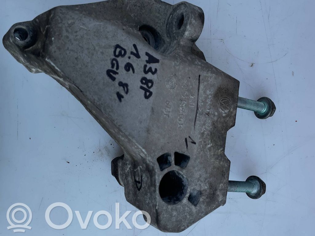 Audi A3 S3 A3 Sportback 8P Engine mounting bracket 