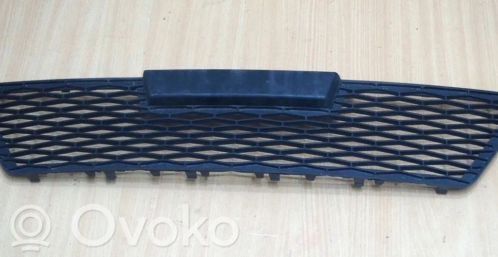 Seat Leon (1P) Etupuskurin ylempi jäähdytinsäleikkö 