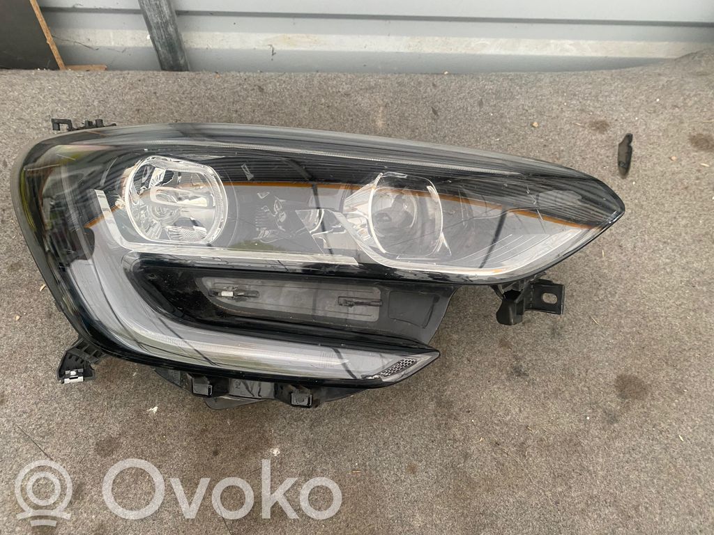 Renault Megane IV Headlight/headlamp 