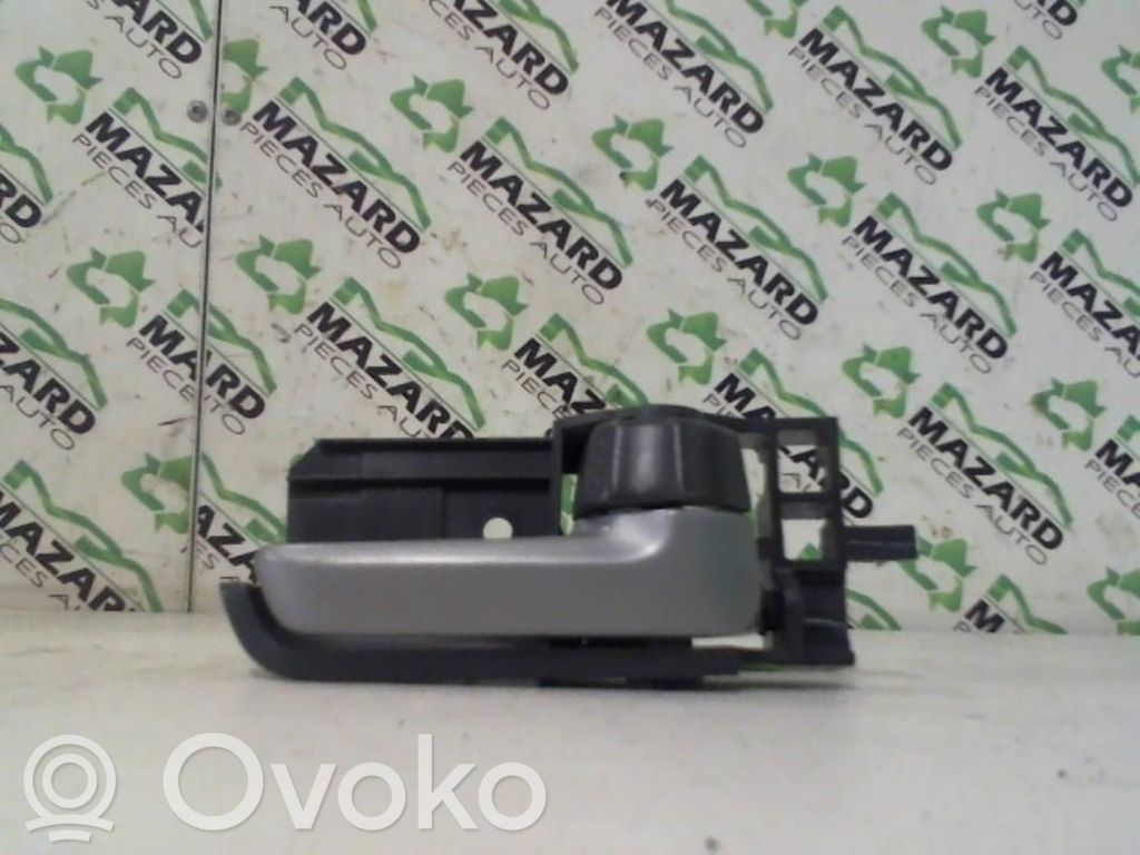 Suzuki Alto Manecilla interna puerta delantera 