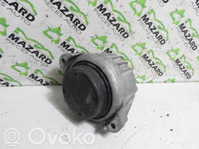 Engine mount bracket   22116775041