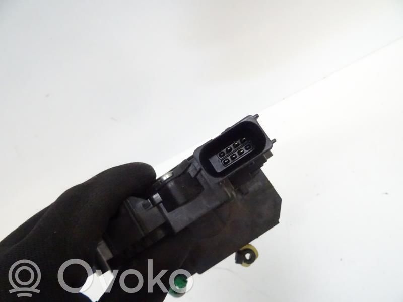 Fiat Grande Punto Zamek drzwi przednich 