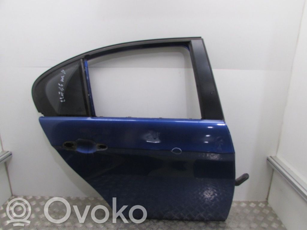 Aizmugurējās durvis   41007203648