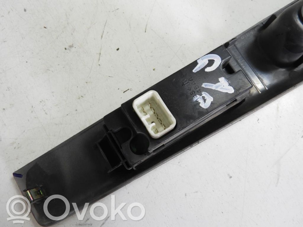 Isuzu D-Max Electric window control switch 