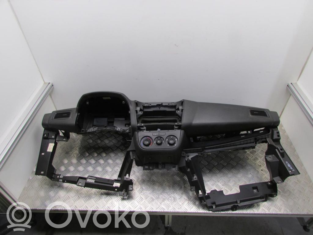 Opel Combo D Kojelauta 