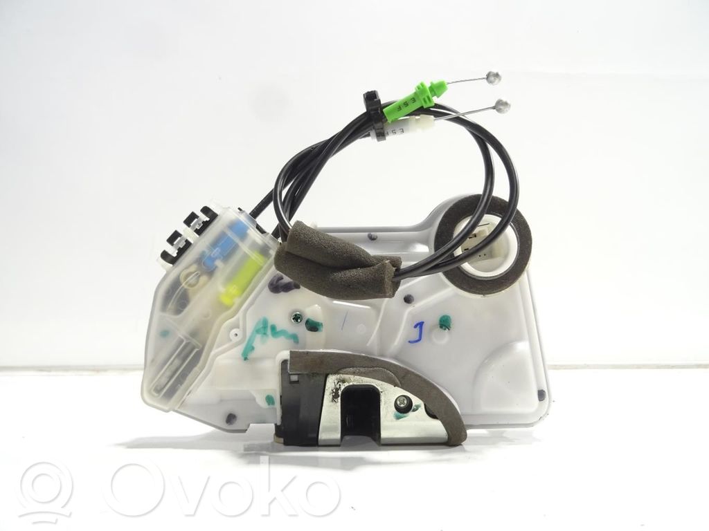 Peugeot 108 Front door lock 