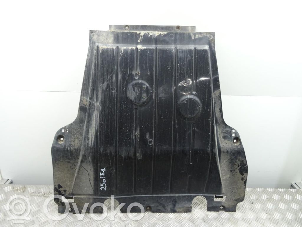 Renault Clio III Engine splash shield/under tray 