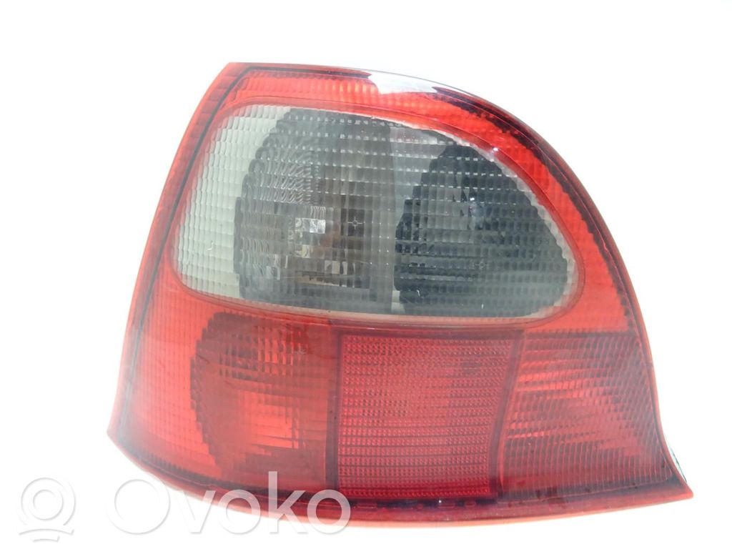 Rover 25 Aizmugurējais lukturis virsbūvē 