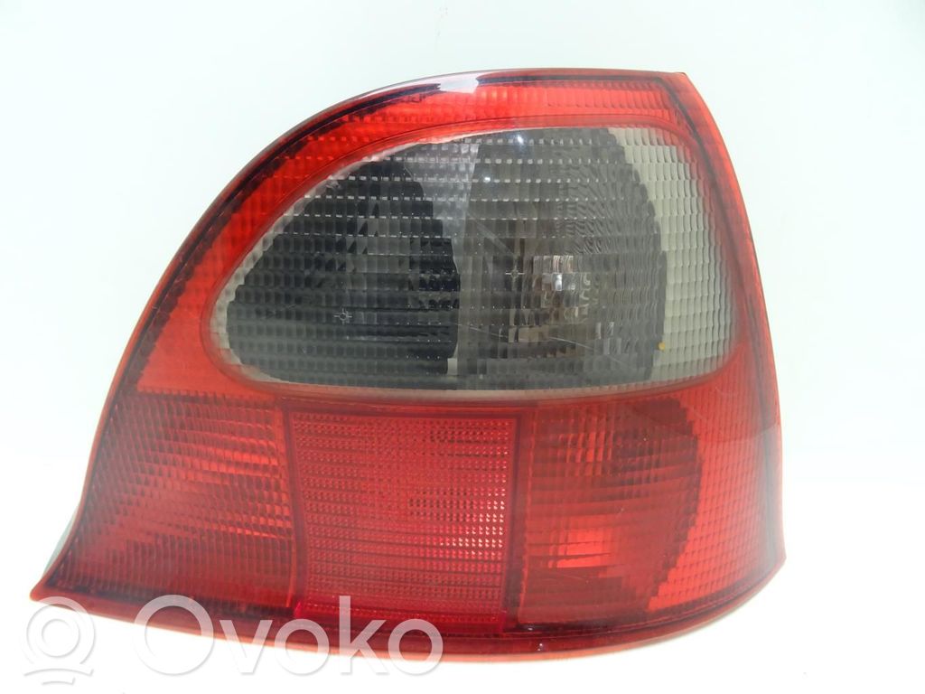 Rover 25 Aizmugurējais lukturis virsbūvē 