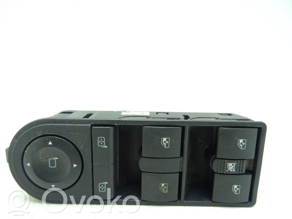 Opel Astra H Electric window control switch 
