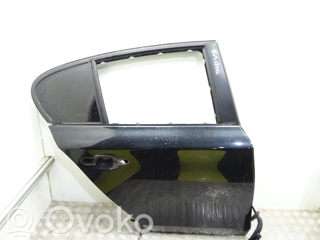 Rear door   41525A2A384