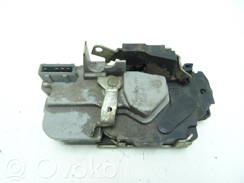 Peugeot 206 Zamek drzwi tylnych 