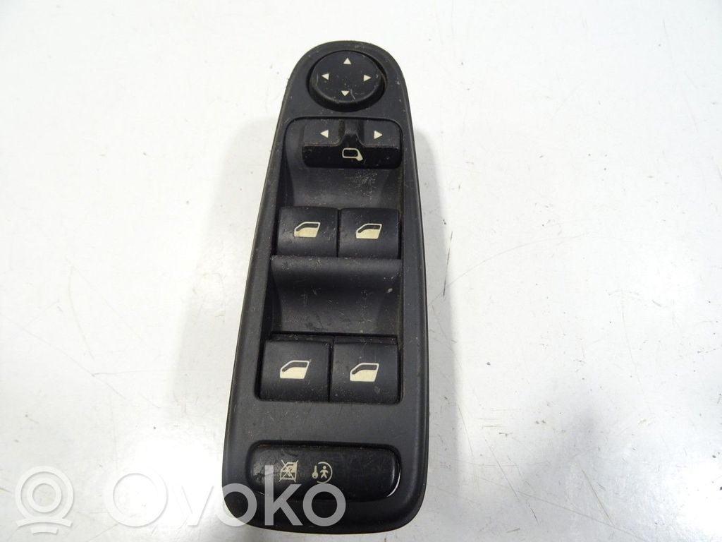 Citroen C4 Grand Picasso Electric window control switch 