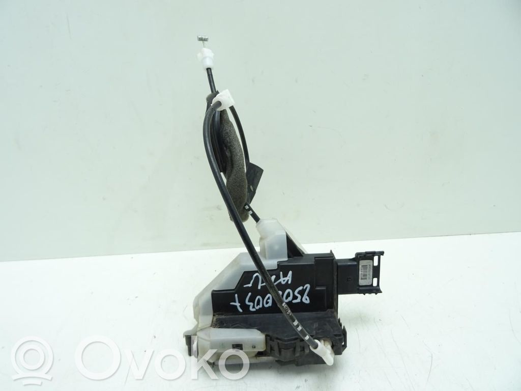 Citroen C5 Front door lock 