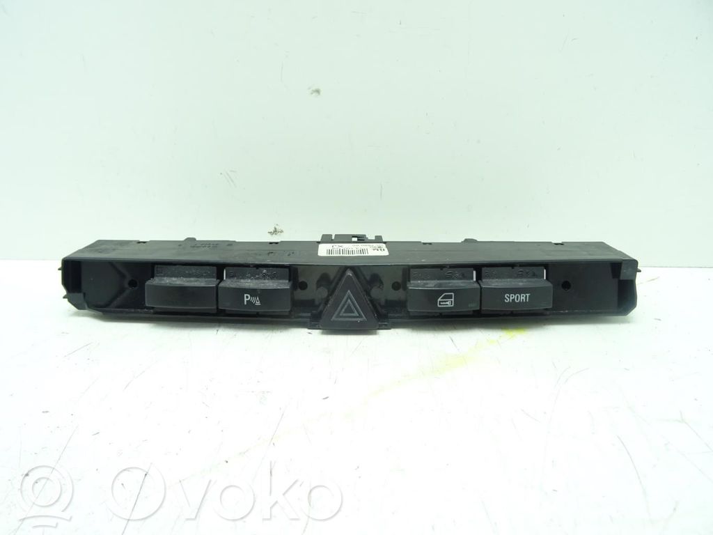 Opel Astra H Hazard light switch 