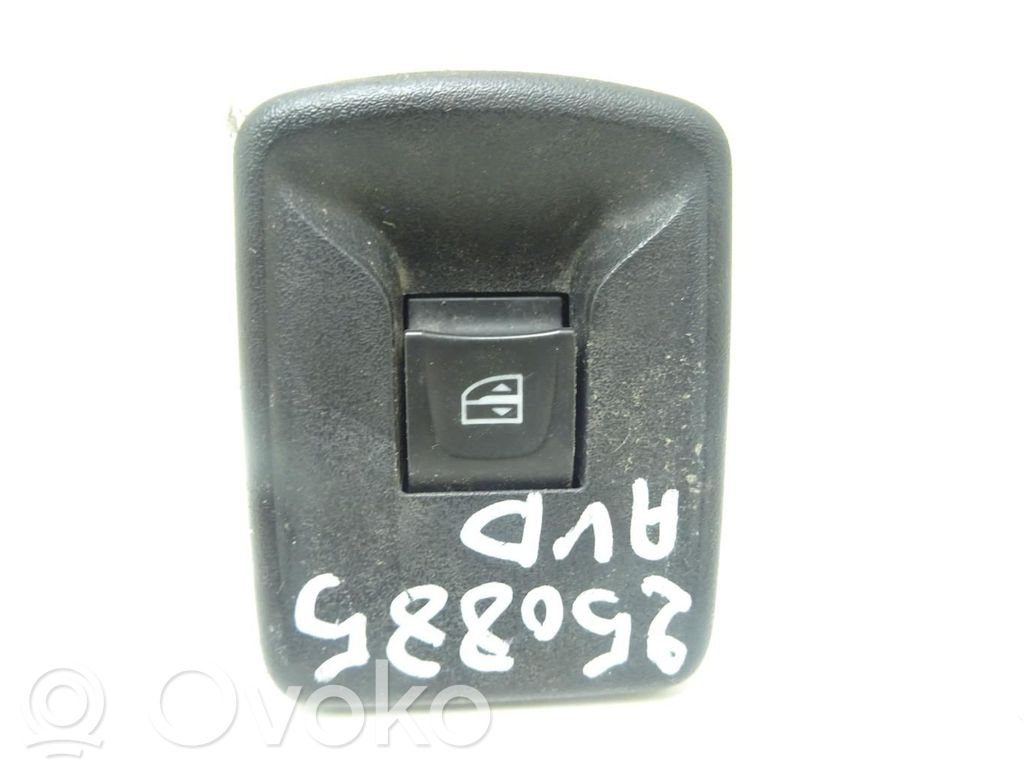 Dacia Sandero Electric window control switch 