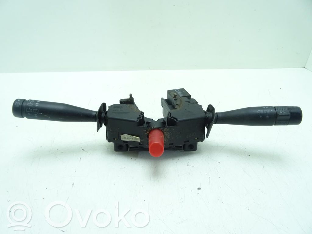 Ford Puma Interruptor/palanca de limpiador de luz de giro 