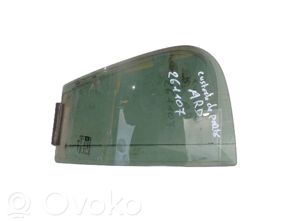 Opel Corsa D Ventanilla de ventilación de la puerta trasera 